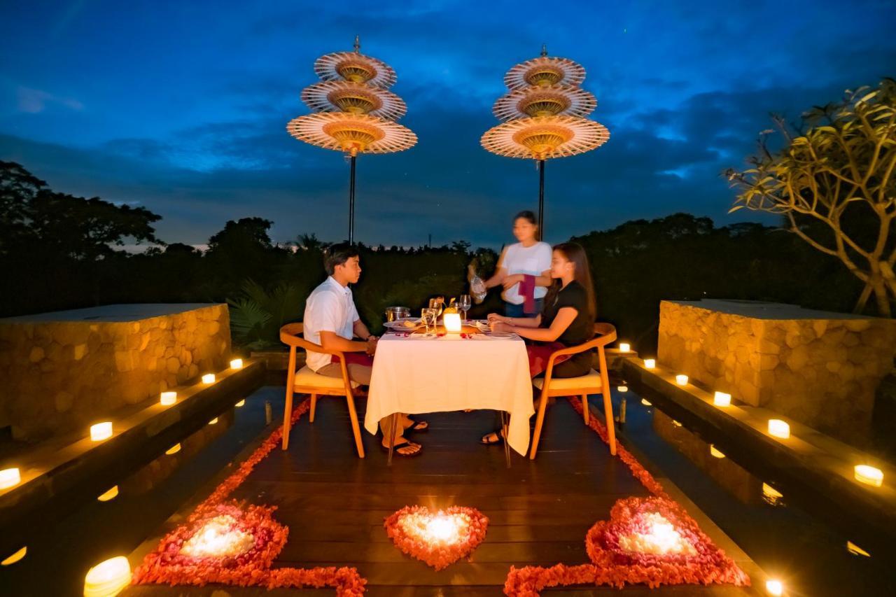 Weda Cita Resort And Spa By Mahaputra Ubud Eksteriør billede Romantic dinner at a resort in Bali, Indonesia